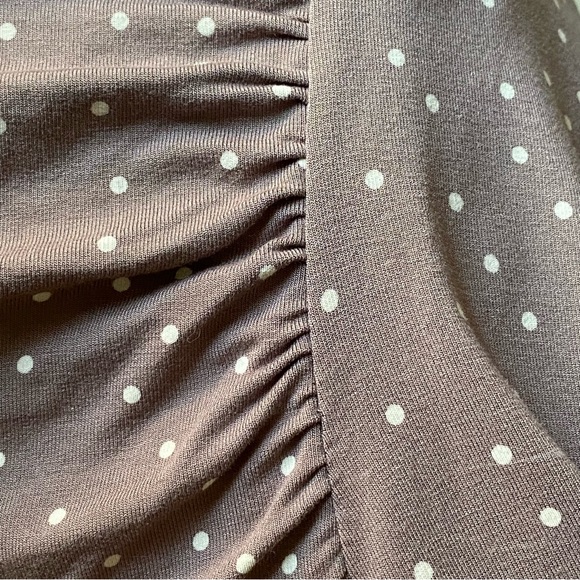 BODEN dotty surplice top, ruched stretch knit, taupe with white dots, UK brand - Picture 8 of 8